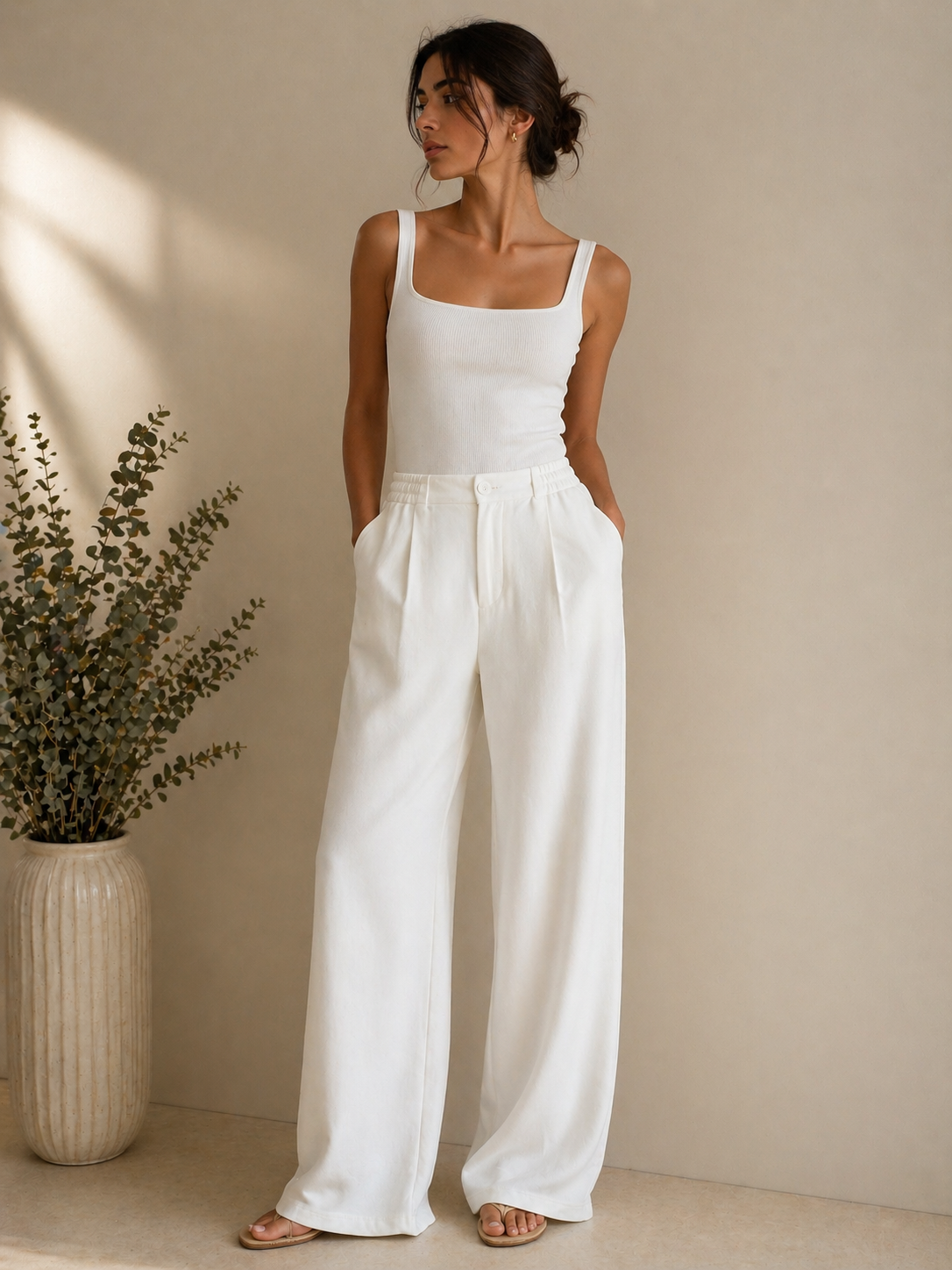 Pantaloni bianchi a gamba larga